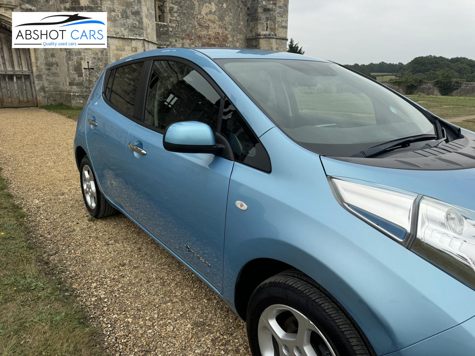 Nissan Leaf 24kWh Acenta Hatchback 5dr Electric Auto (107 bhp)