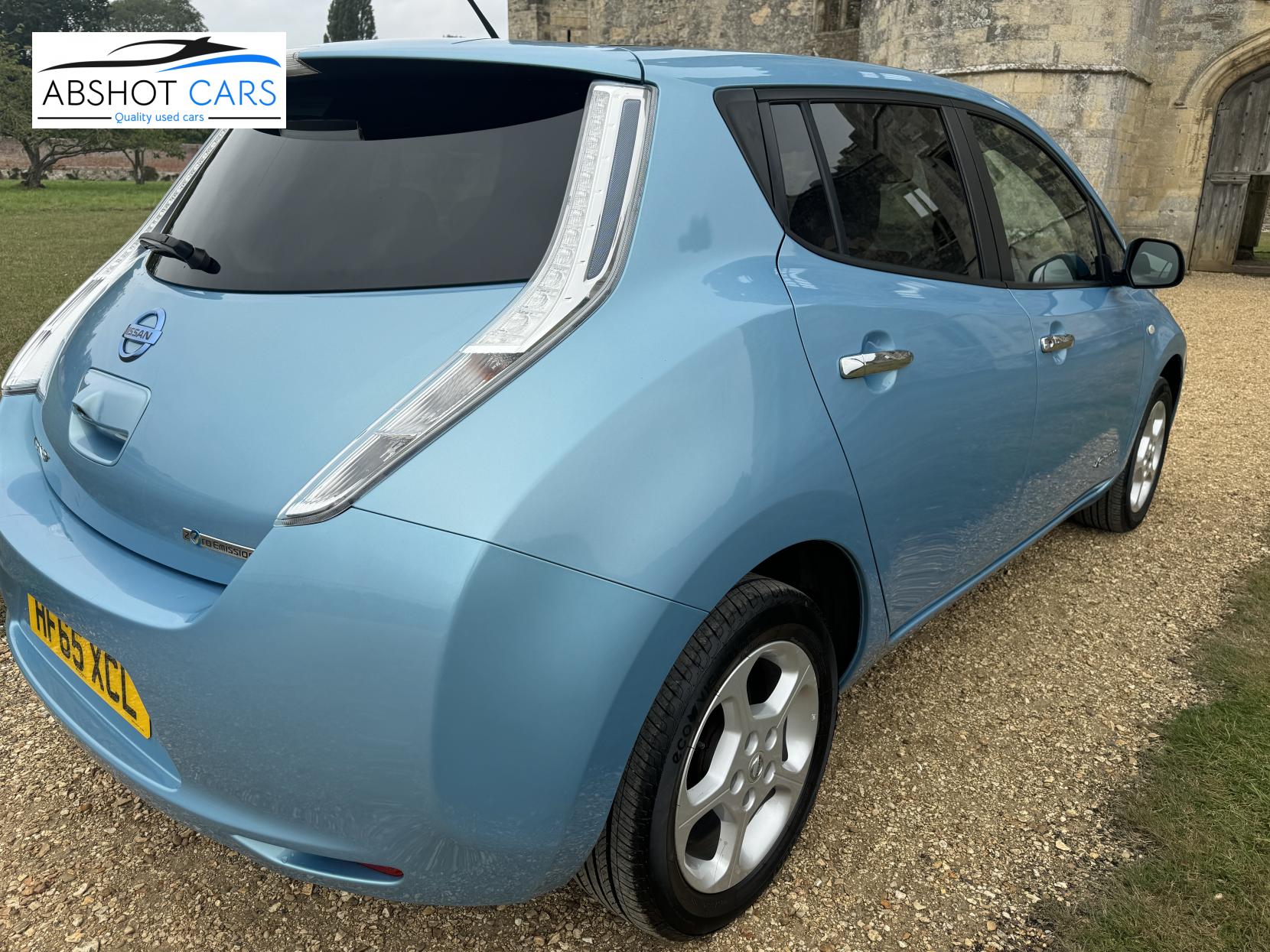 Nissan Leaf 24kWh Acenta Hatchback 5dr Electric Auto (107 bhp)