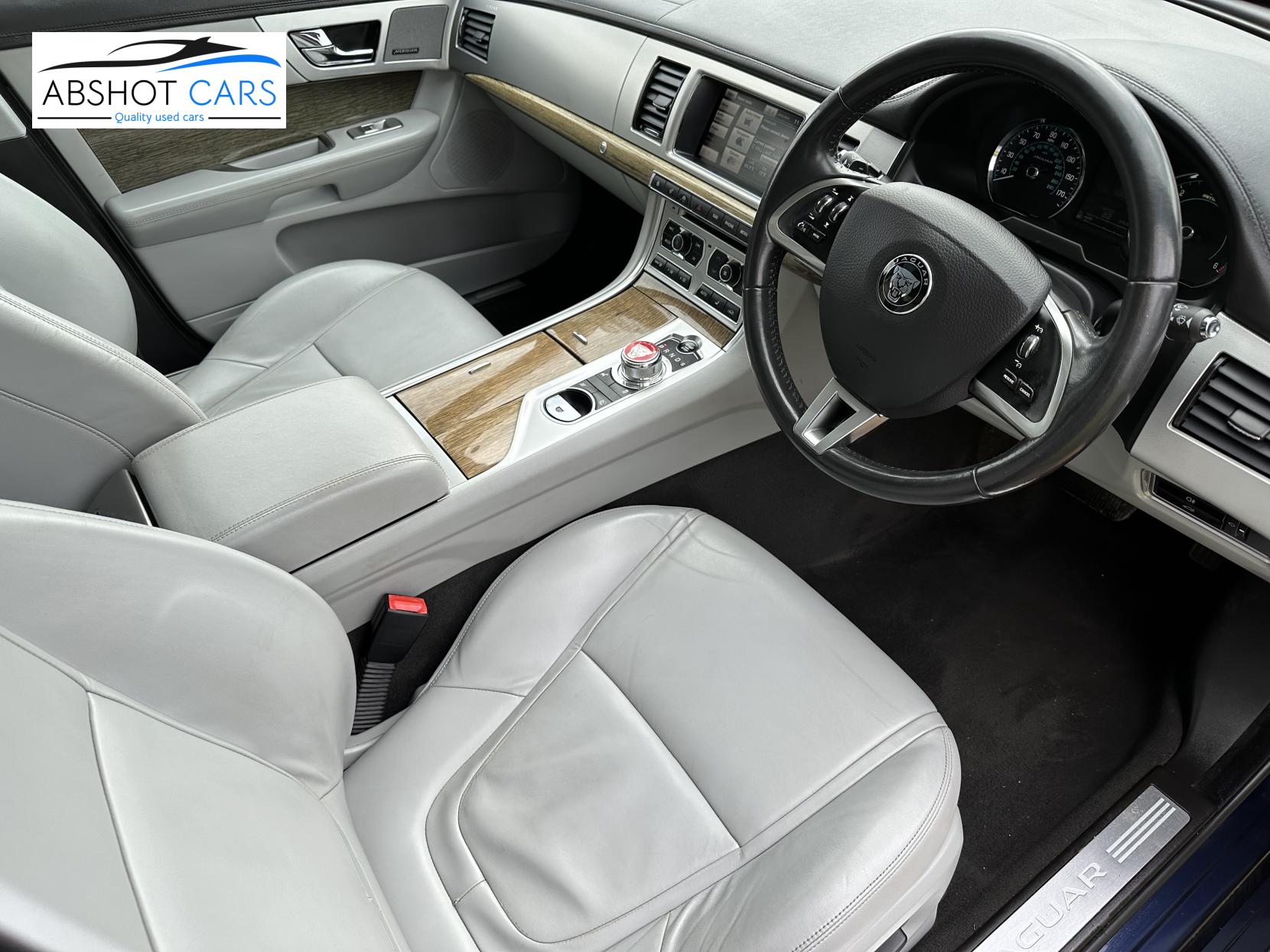 Jaguar XF 3.0d V6 Premium Luxury Saloon 4dr Diesel Auto Euro 5 (s/s) (240 ps)