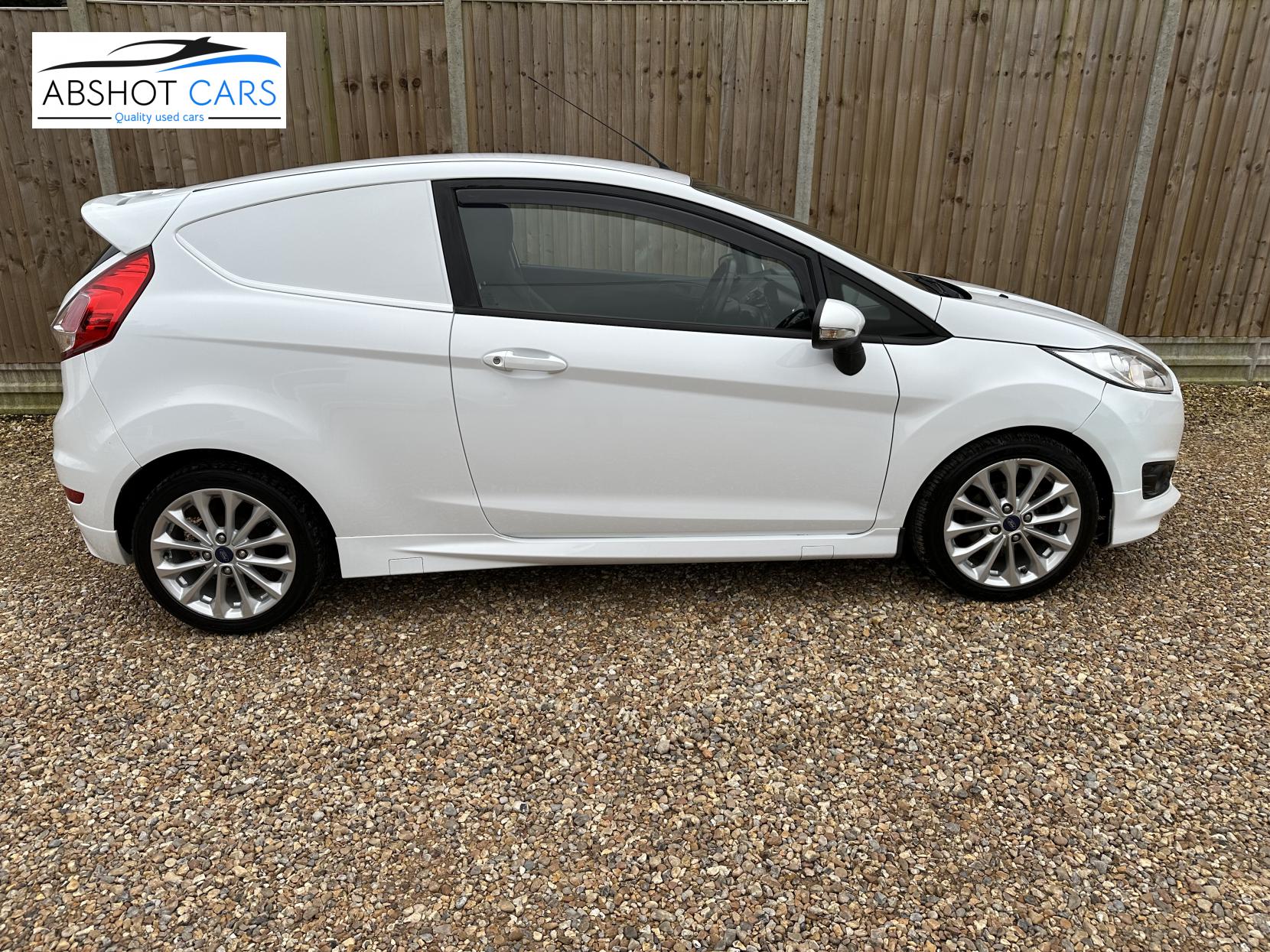 Ford Fiesta Van 1.5 TDCi Sport Panel Van 3dr Diesel Manual (94 g/km, 93.7 bhp)