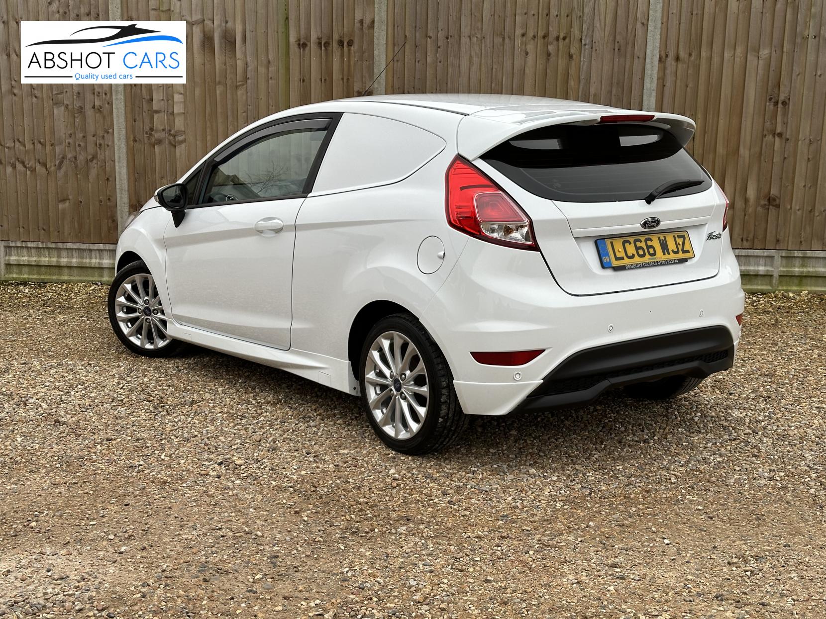 Ford Fiesta Van 1.5 TDCi Sport Panel Van 3dr Diesel Manual (94 g/km, 93.7 bhp)