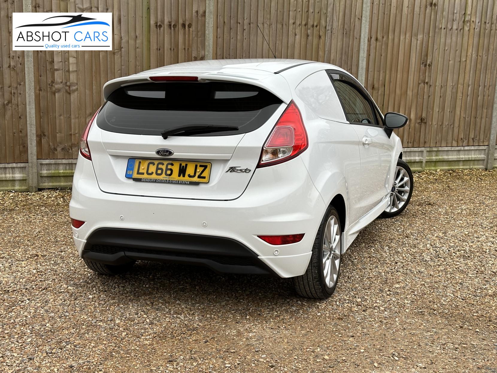 Ford Fiesta Van 1.5 TDCi Sport Panel Van 3dr Diesel Manual (94 g/km, 93.7 bhp)